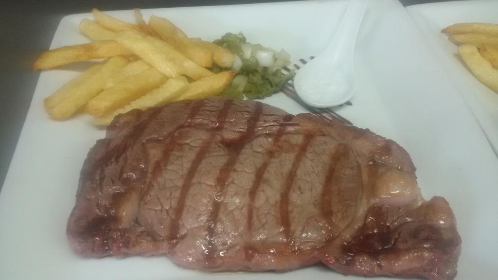 Hotel Restaurante Calderon 아르코스델라프론테라 외부 사진
