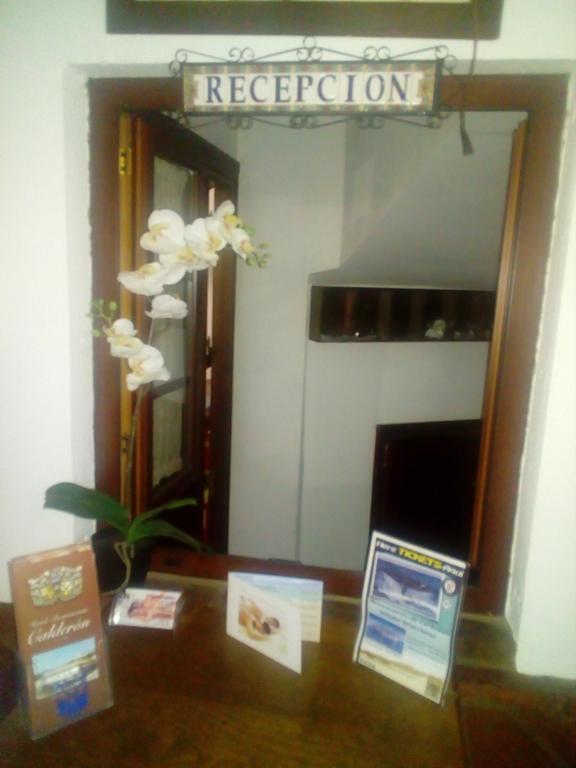 Hotel Restaurante Calderon 아르코스델라프론테라 외부 사진