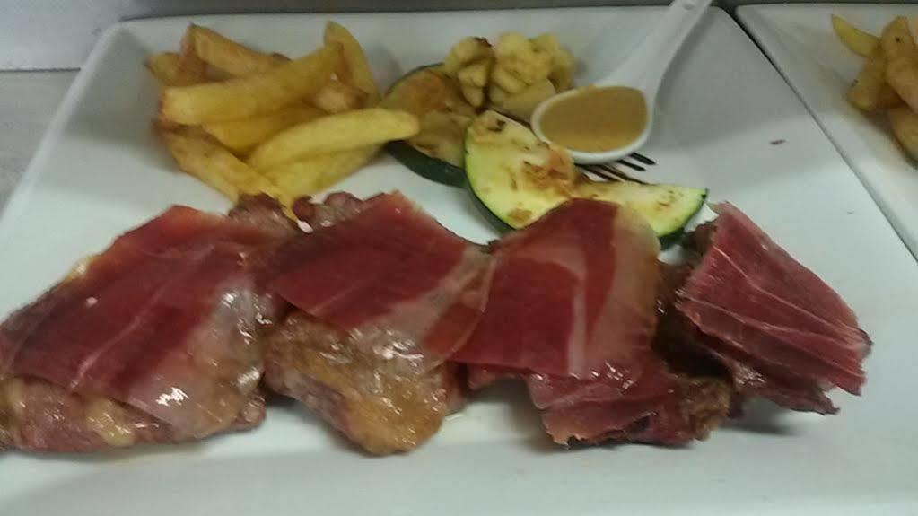 Hotel Restaurante Calderon 아르코스델라프론테라 외부 사진